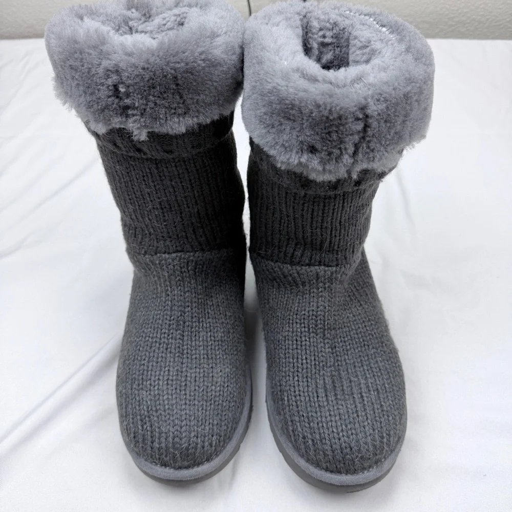 UGG Gray Ribbed Knit Shearling Lined Boots